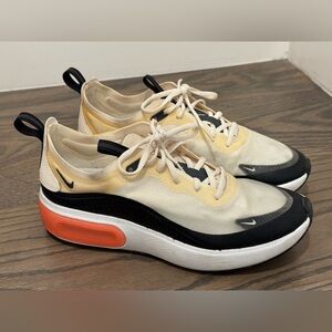 Nike Women's - Air Max Dia SE